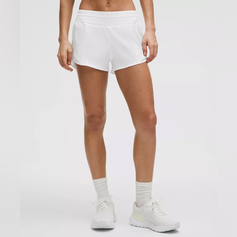 Lululemon White Hotty Hot Lined Short 2.5" Size 8 Regular